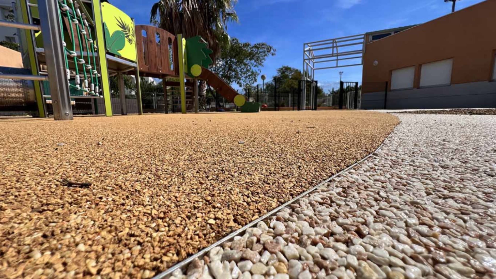 Extérieurs publics : parcs, cheminements, aires de jeux